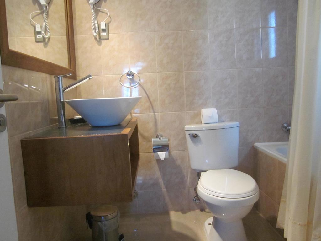Hostal Buena Estancia Πούντα Αρένας Δωμάτιο φωτογραφία